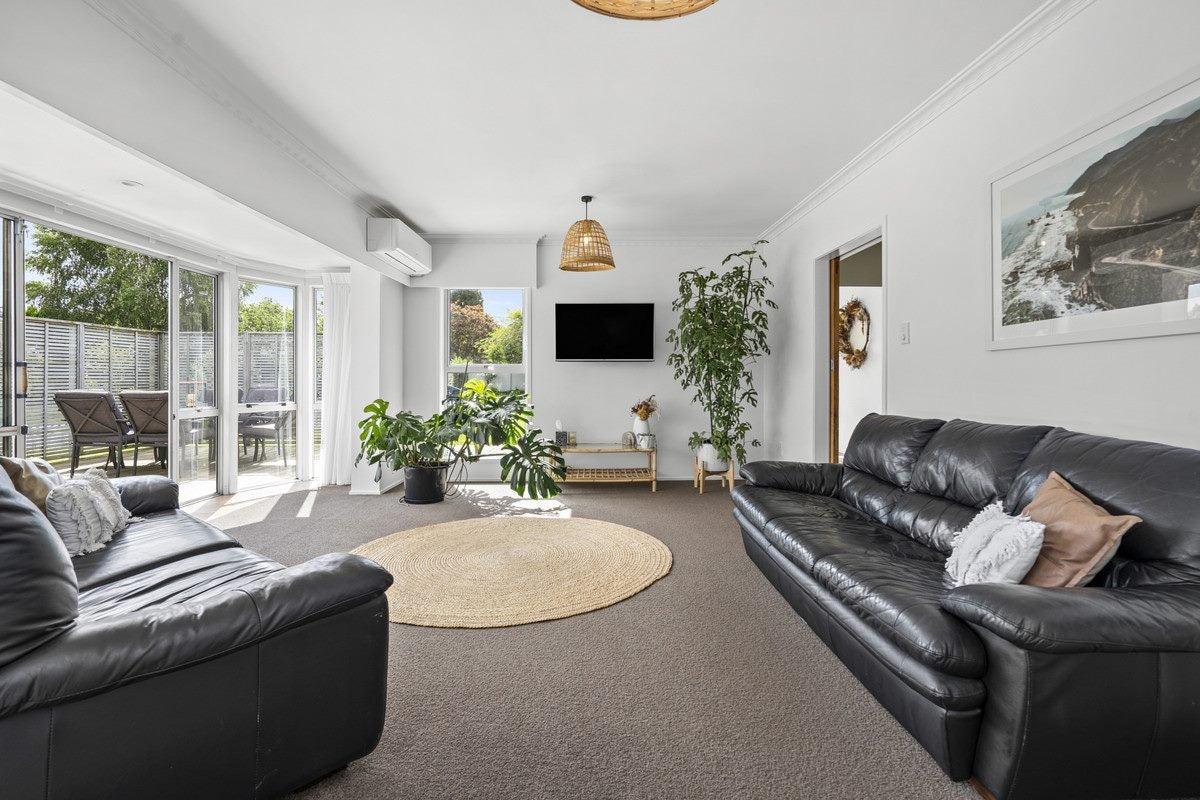 8 Gordon Place, Leamington, Cambridge - Carousel 2