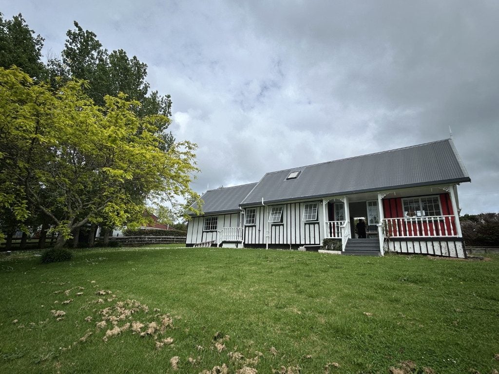 223 Pine Valley Road, Silverdale - Carousel 2