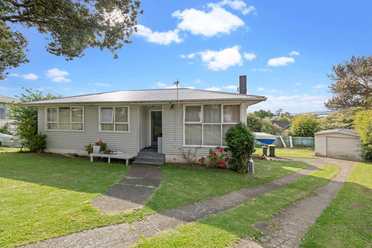 19 Wakelin Road, Mangere East, Auckland - Carousel 1