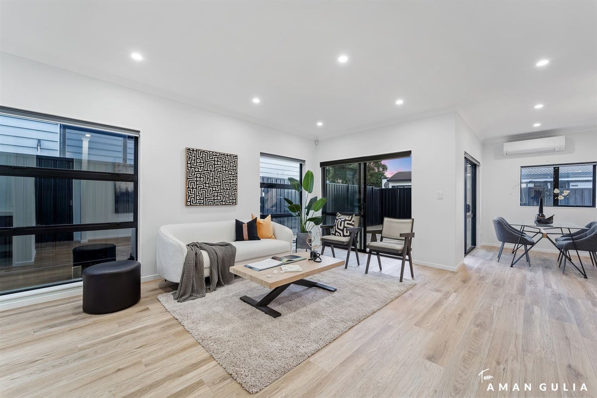 15B Riserra Drive, Ranui, Auckland - Carousel 2