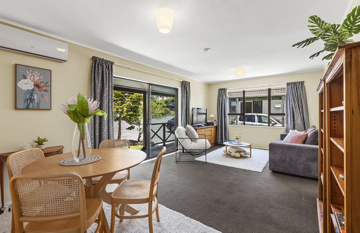 103 Beazley Avenue, Paparangi, Wellington - Carousel 2