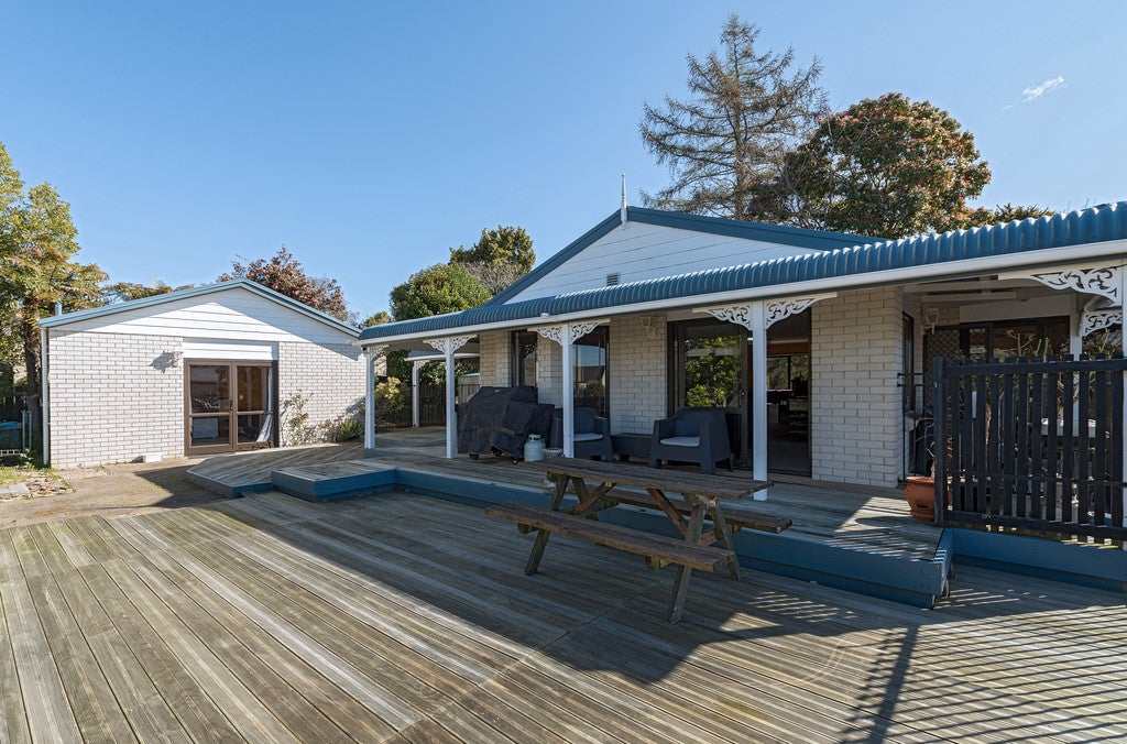 11 Foley Drive, Springfield, Rotorua - Carousel 1