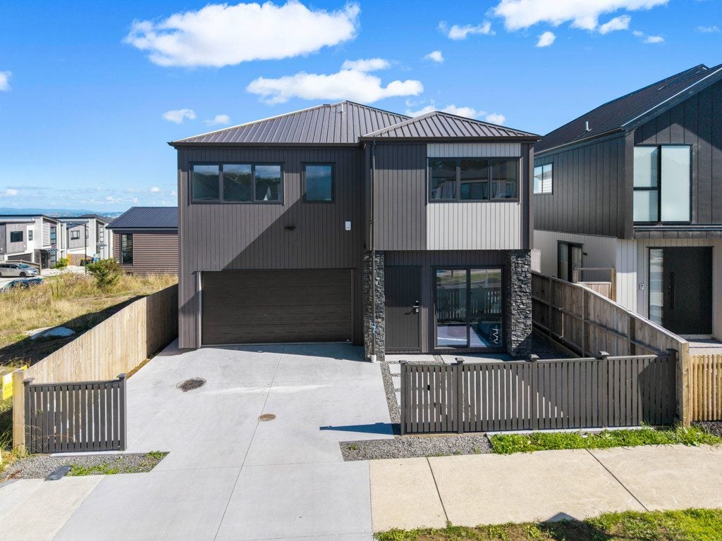 5 Ridgehill Rise, Flat Bush, Auckland - Carousel 1
