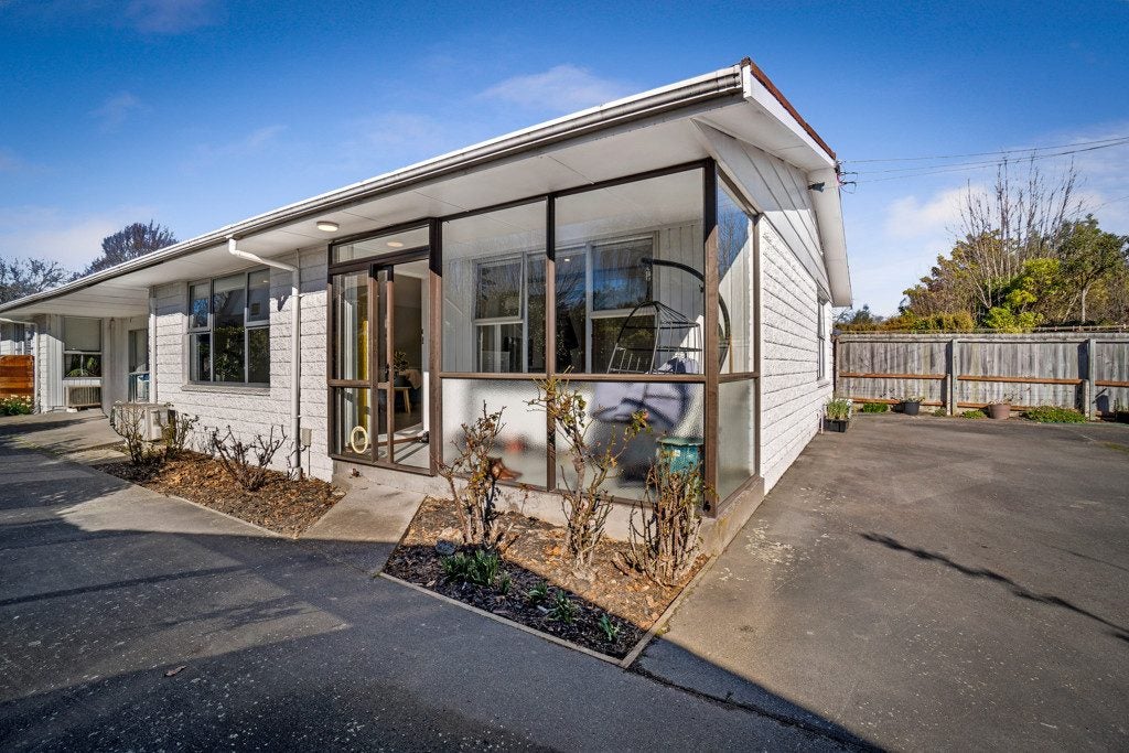 1/86 Avonhead Road, Avonhead, Christchurch - Carousel 1