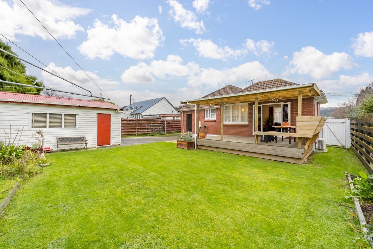 36 Dyer Street, Epuni, Lower Hutt - Carousel 13