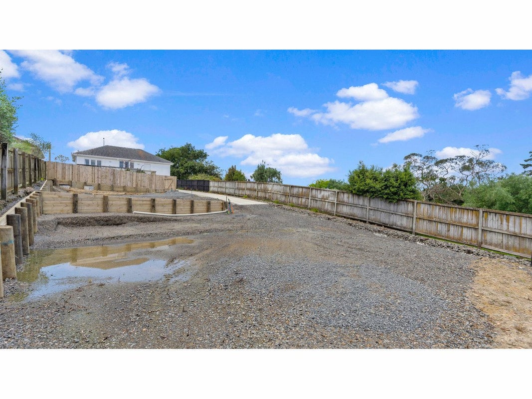 6A Glenfield Road, Birkenhead, Auckland - Carousel 17