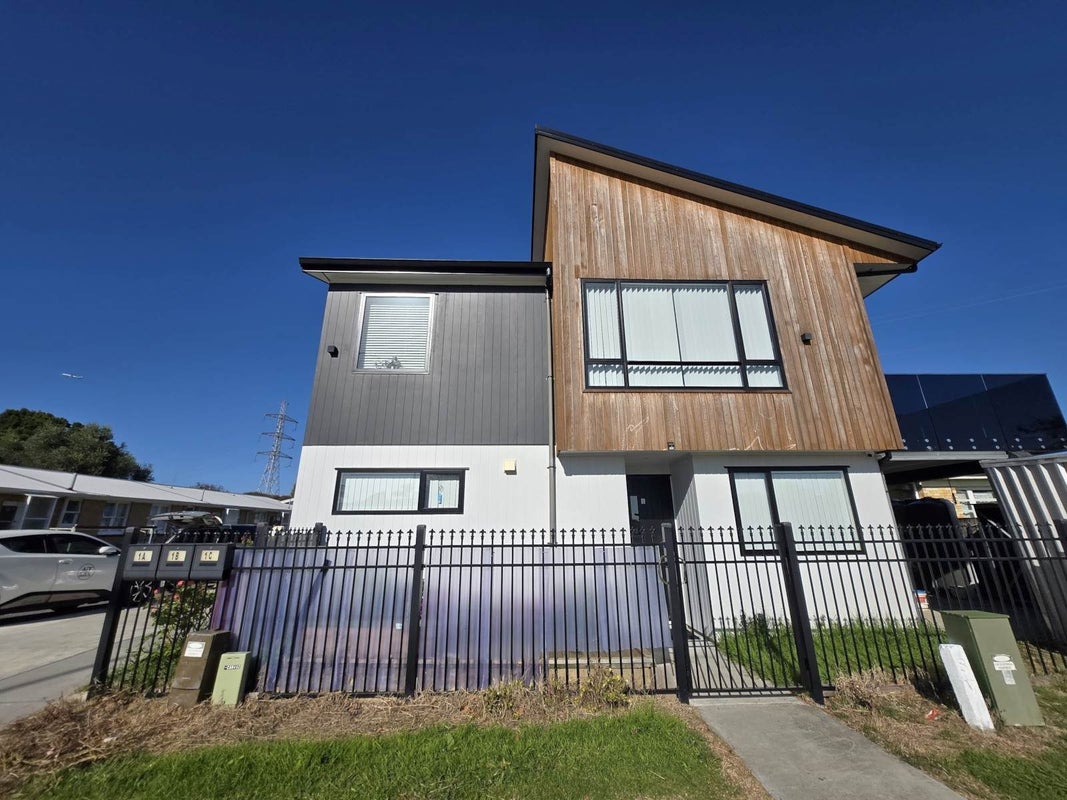 1A Fulton Crescent, Otara, Auckland - Carousel 1