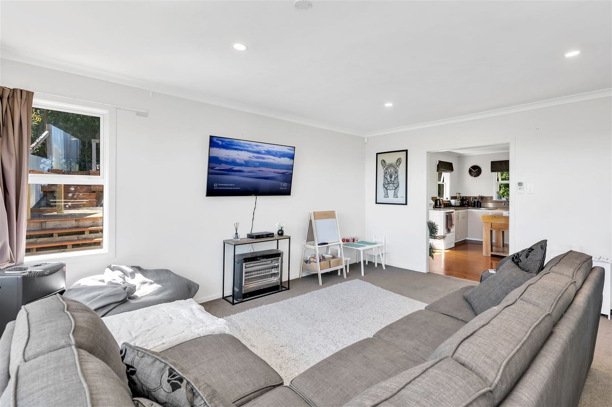 146 Ti Rakau Drive, Pakuranga, Auckland - Carousel 2