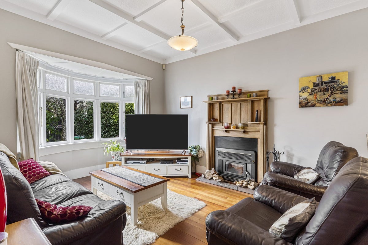 16 Jerram Street, Mount Albert, Auckland - Carousel 2