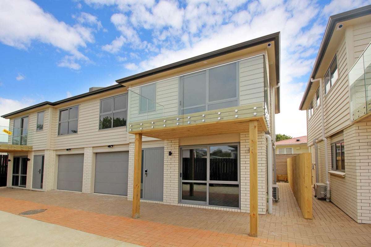 9C Kerrydale Road, Manurewa, Auckland - Carousel 1