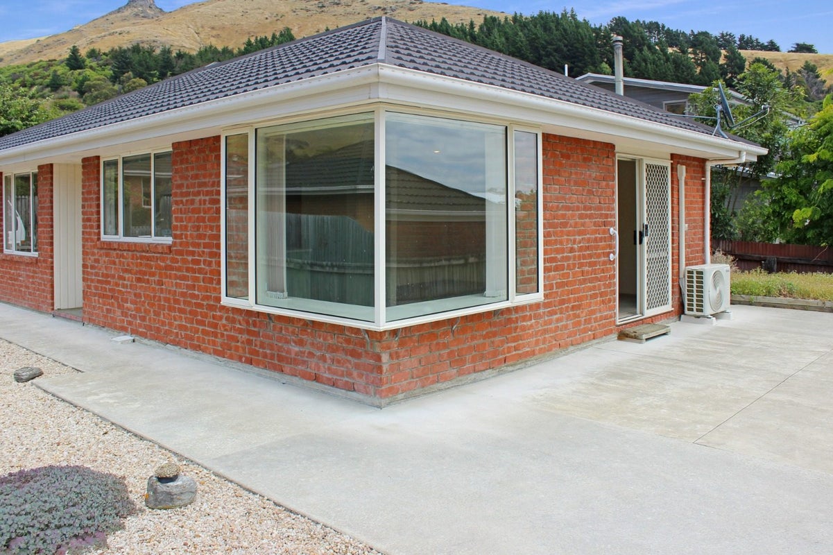 8 Malthouse Lane, Heathcote Valley, Christchurch - Carousel 1