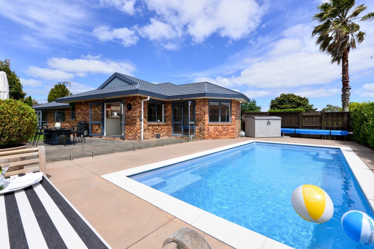 18 Spinnaker Drive, Flagstaff, Hamilton - Carousel 1