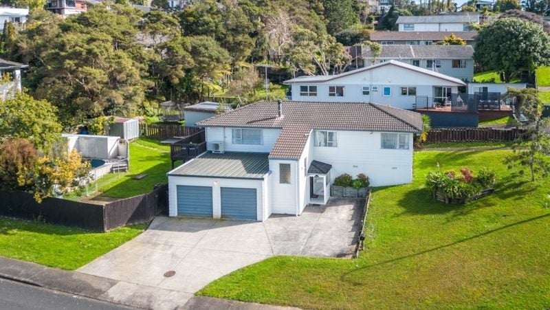 2 Stallard Place, Glen Eden, Auckland - Carousel 1