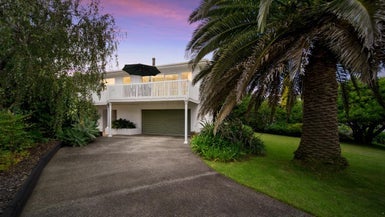 11 Vanbrugh Place, Bucklands Beach, Auckland - Carousel 1