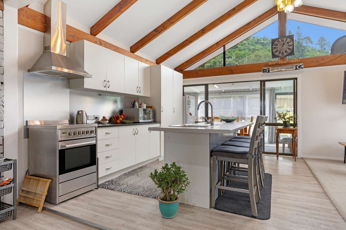 11 Gordon Road, Western Heights, Rotorua - Carousel 2