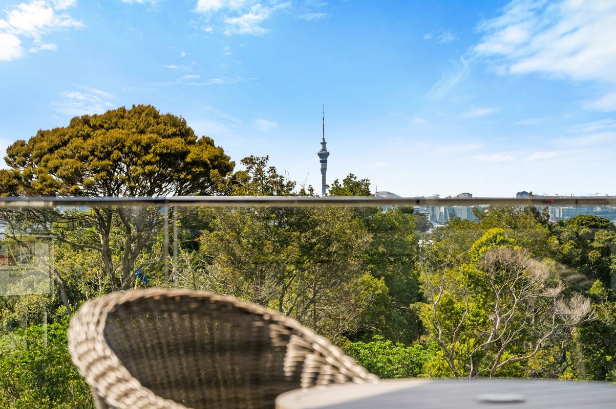 6/270 Onewa Road, Birkenhead, Auckland - Carousel 1