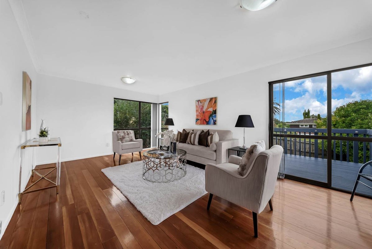 1/31 Cyclarama Crescent, Massey, Auckland - Carousel 2
