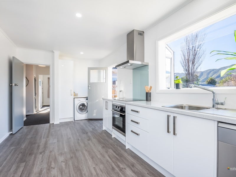 23 Dover Road, Wainuiomata, Lower Hutt - Carousel 2
