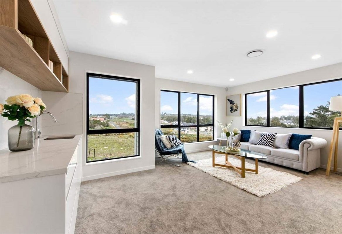12 Taketonga Road, Flat Bush, Auckland - Carousel 2
