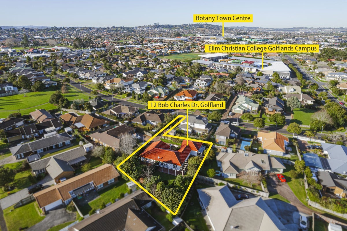 12 Bob Charles Drive, Golflands, Auckland - Carousel 2