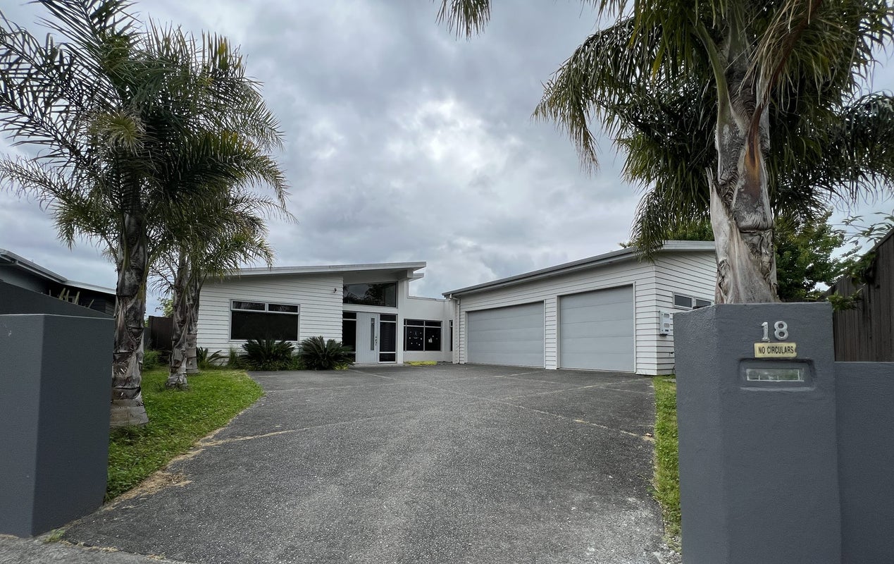 18 Shalimar Place, Huntington, Hamilton - Carousel 1