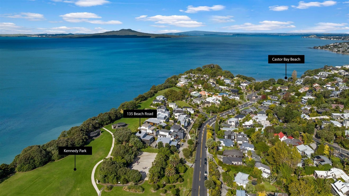 135 Beach Road, Castor Bay, Auckland - Carousel 1