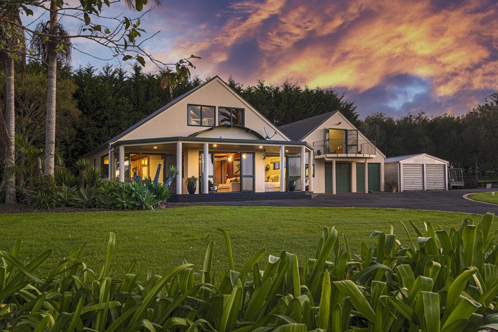 13 Elmsley Road, Whangarei - Carousel 36