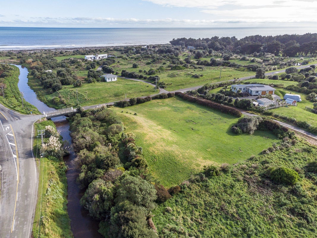 2 Sims Road, Te Horo Beach - Carousel 12