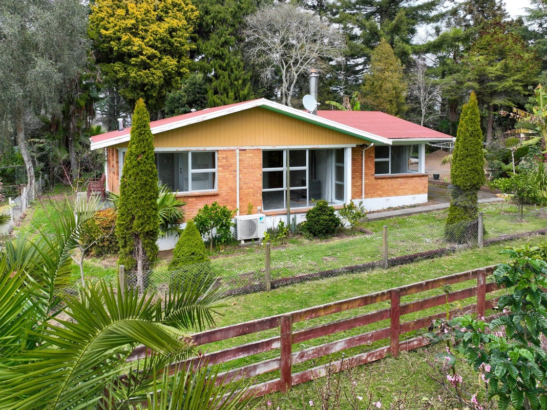 10 Robertson Road, Whatawhata, Hamilton - Carousel 1