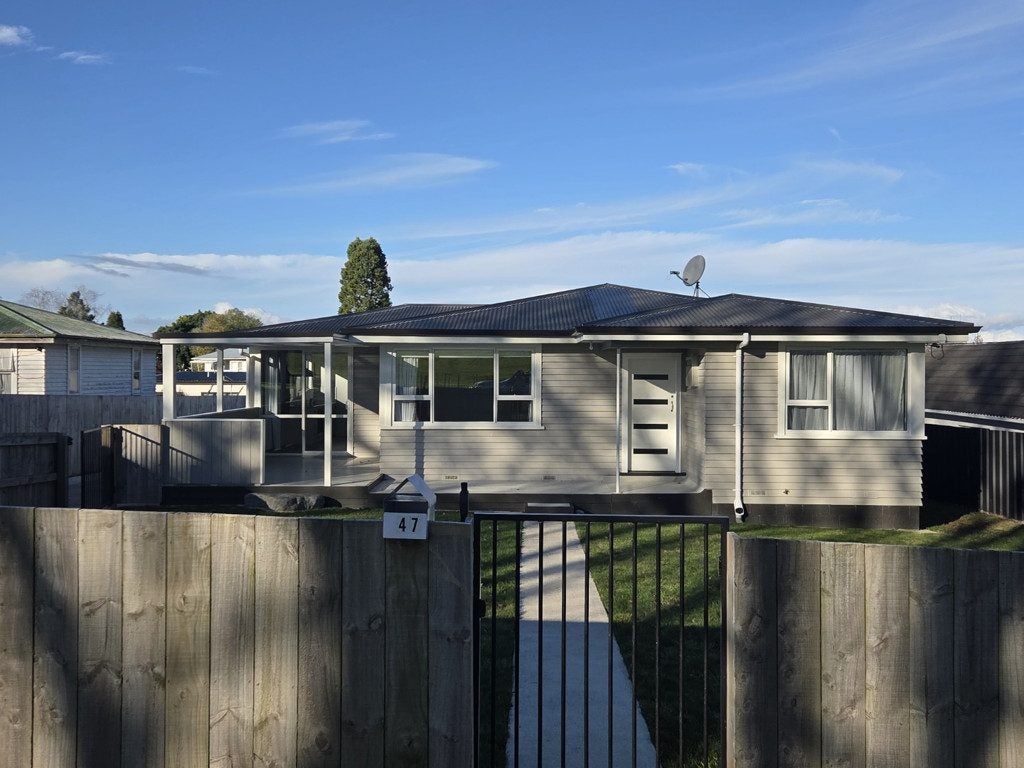 47 Hall Street, Kihikihi, Te Awamutu - Carousel 1