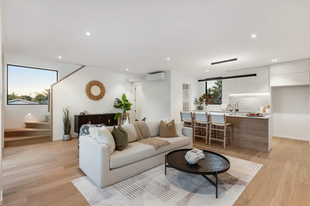 13E Walmer Road, Point Chevalier, Auckland - Carousel 1