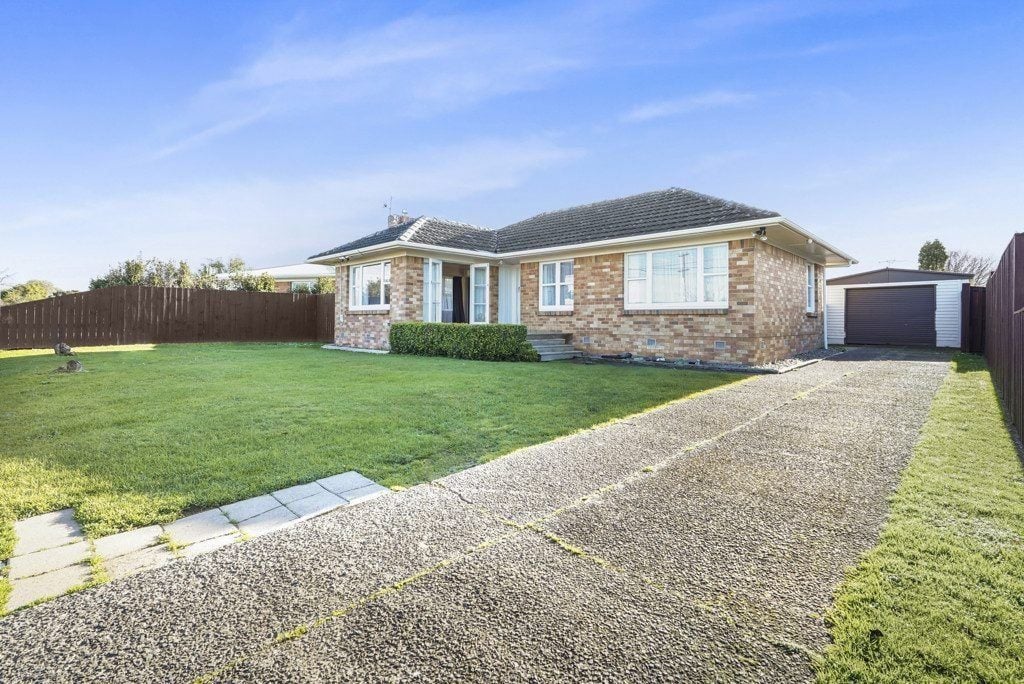 27 Nevada Road, Silverdale, Hamilton - Carousel 2