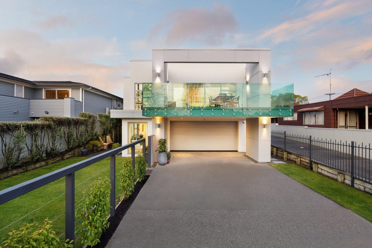 896 River Road, Queenwood, Hamilton - Carousel 1