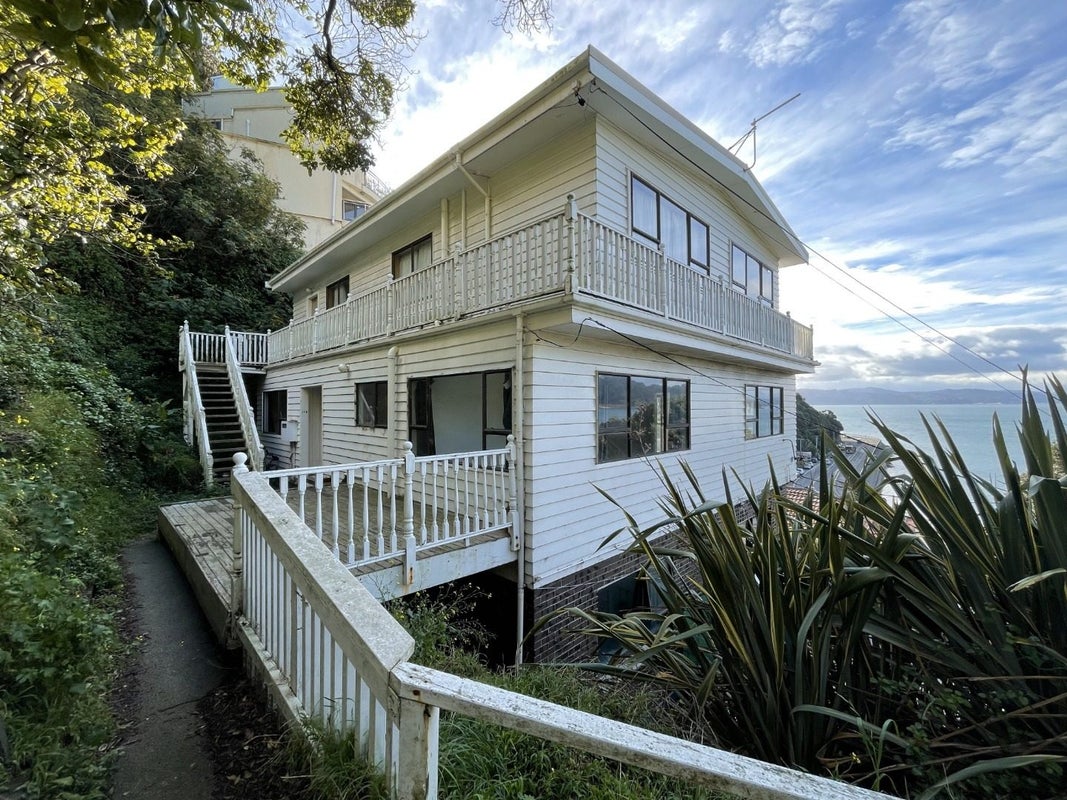 17A Kio Road, Hataitai, Wellington - Carousel 2