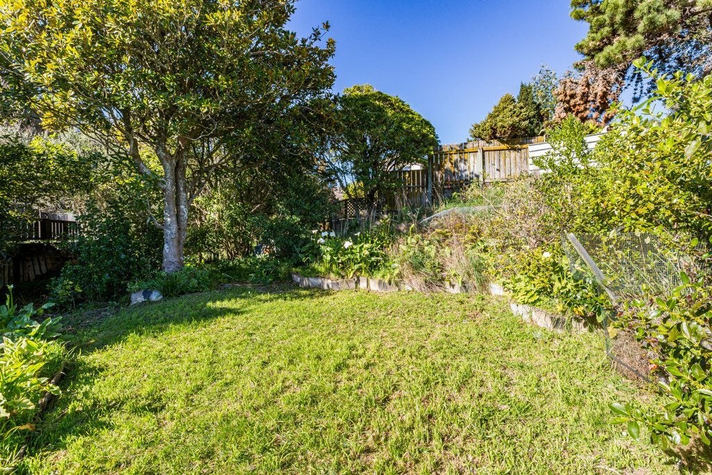 12B Bell Street, Tawa, Wellington - Carousel 10