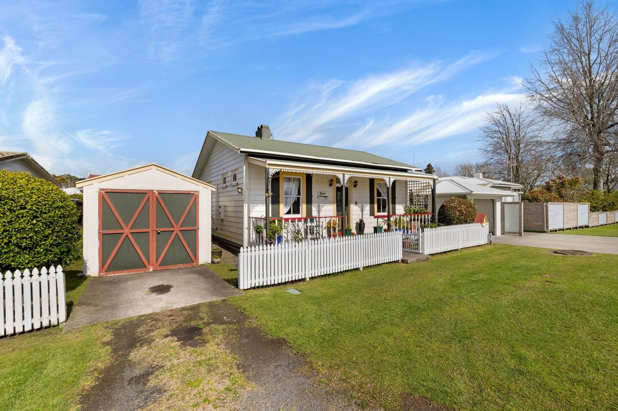11 Thorp Street, Paeroa, Hauraki, Waikato - Carousel 21