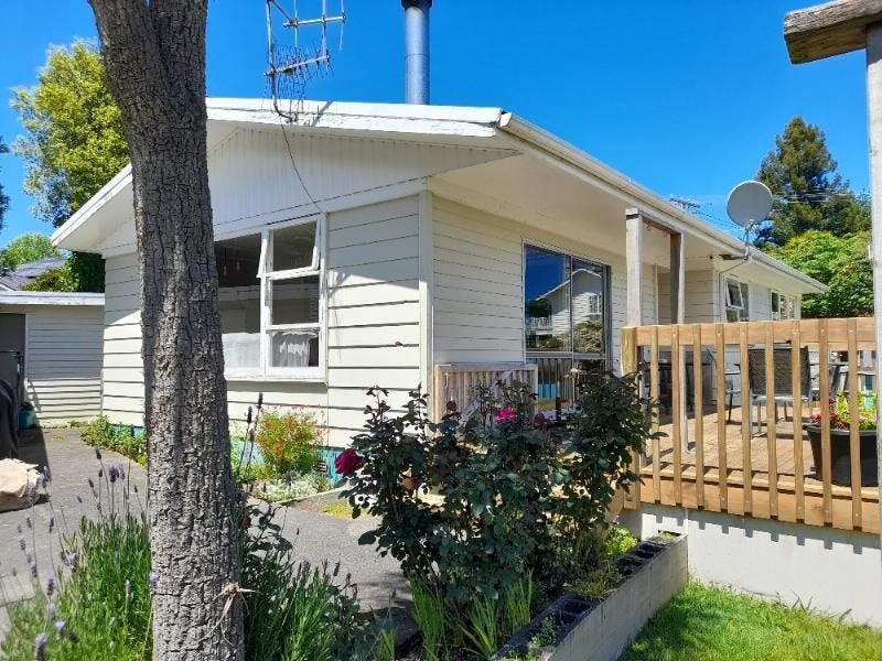2 Norfolk Road, Waipahihi, Taupo - Carousel 1
