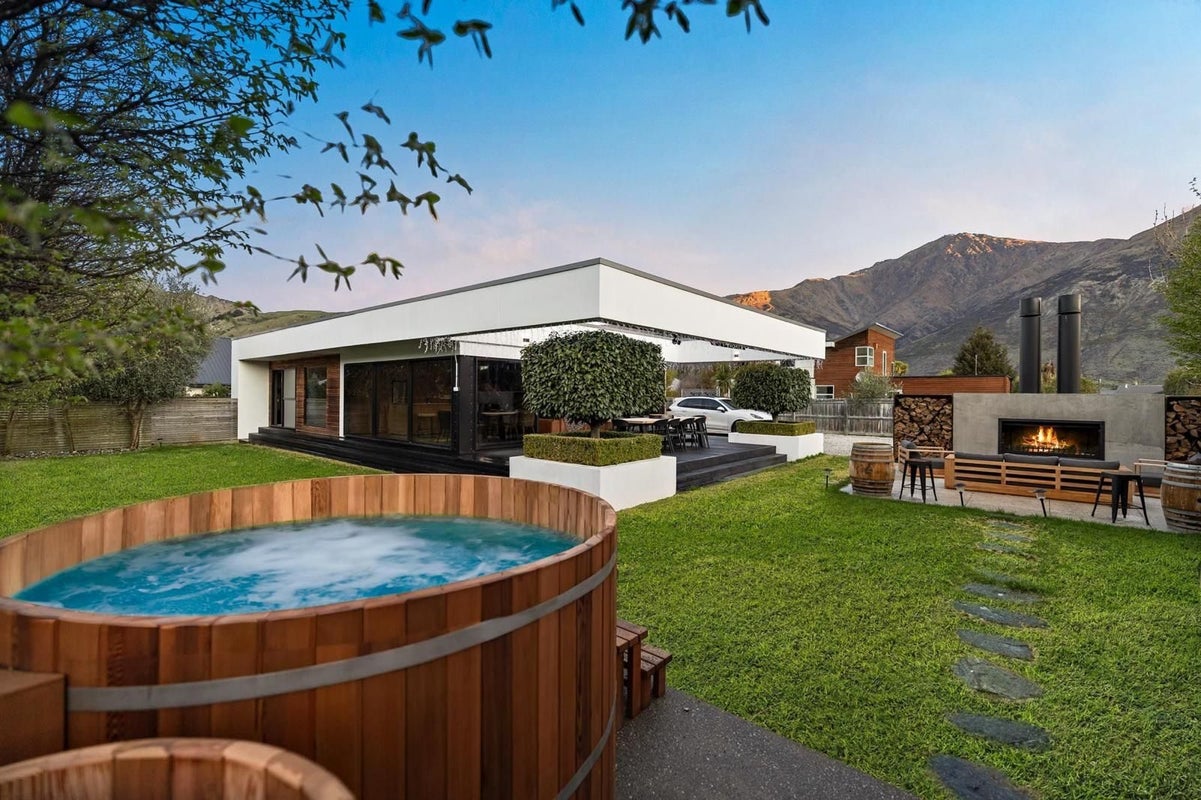 13 Erskine Street, Lake Hayes, Queenstown - Carousel 1