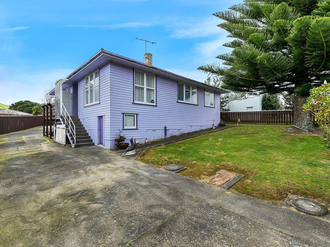 66 Kokiri Crescent, Waitangirua, Porirua - Carousel 1