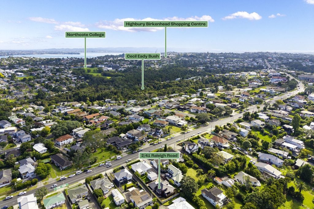 2/41 Raleigh Road, Northcote, Auckland - Carousel 17