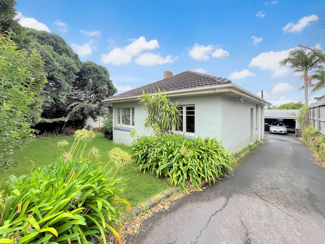 2/17 Shelly Beach Road, Saint Marys Bay, Auckland - Carousel 1