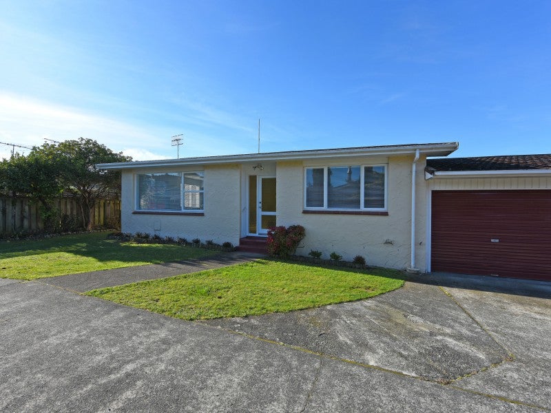 31A BURNS Grove, TRENTHAM, UPPER HUTT - Carousel 1