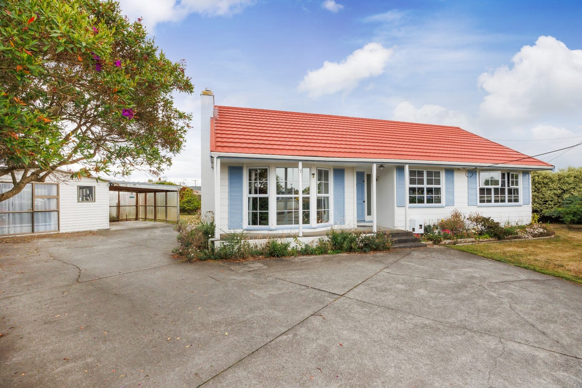 7 Fox Place, Cloverlea, Palmerston North - Carousel 1