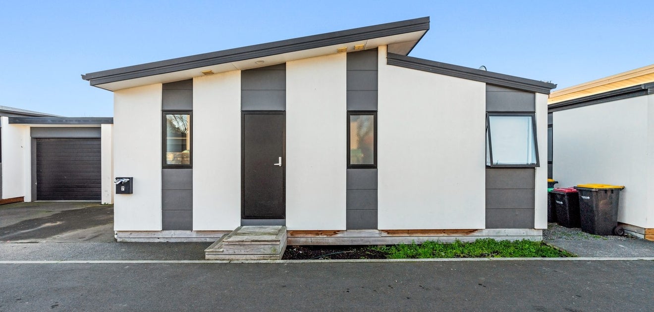 7 League Lane, Phillipstown, Christchurch - Carousel 1