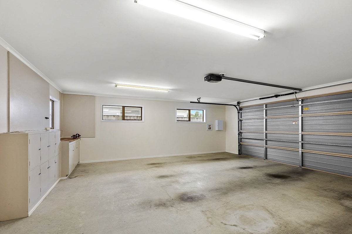 177 Woodman Drive, Tawa, Wellington - Carousel 26
