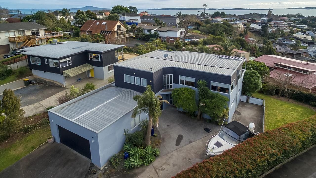 12 Haseler Crescent, Howick, Auckland - Carousel 2