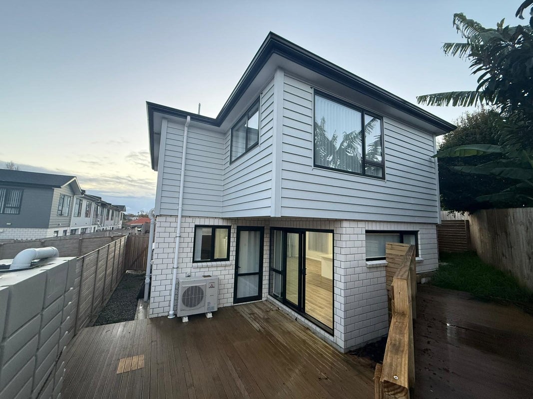 3C Guildford Place, Glen Innes, Auckland - Carousel 2
