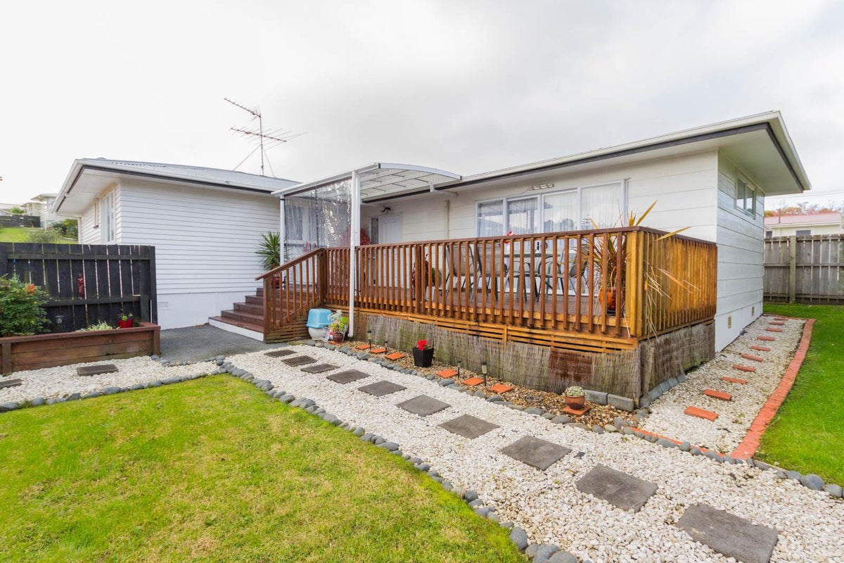 80 Heaphy Street, Blockhouse Bay, Auckland - Carousel 1