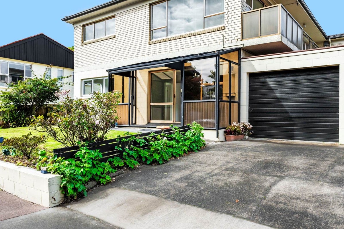 1/21 Vale Road, St Heliers, Auckland - Carousel 2