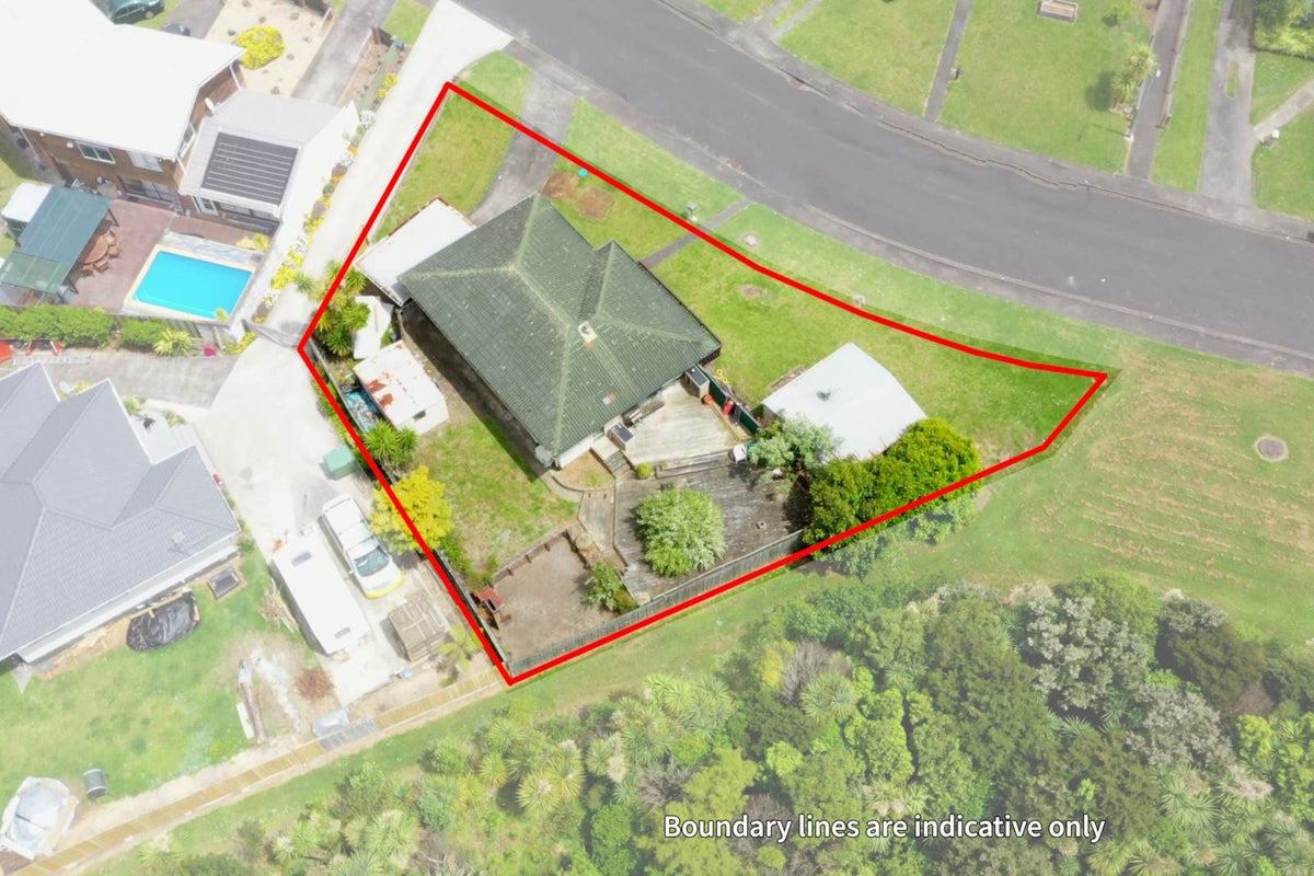 19 Serwayne Place, Sunnyvale, Auckland - Carousel 2
